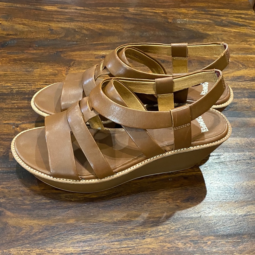 Camper EU 40 / US 9 or 9.5 Damas Strappy Caged Leather Slingback Wedge Sandals